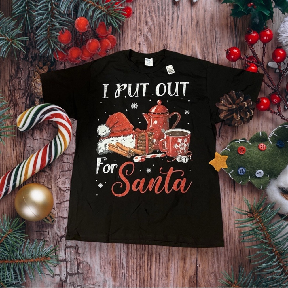 🔥Men’s “I Put Out for Santa” Black Christmas Graphic Print T-Shirt Size L, NWT